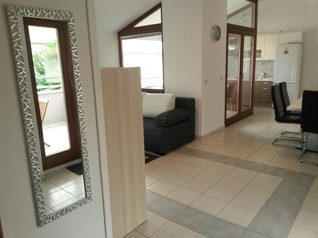 Apartmani Porat Malinska Exterior photo